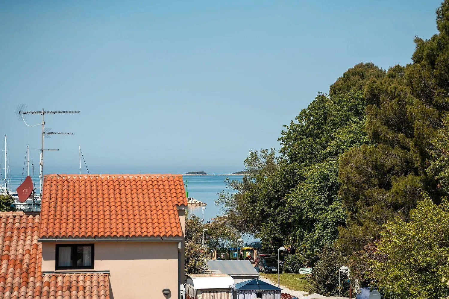Traumhaftes Apartment Nur 100 Meter Zum Strand Mit Jacuzzi, Meerblick, Salzwasserpool Funtana Croacia