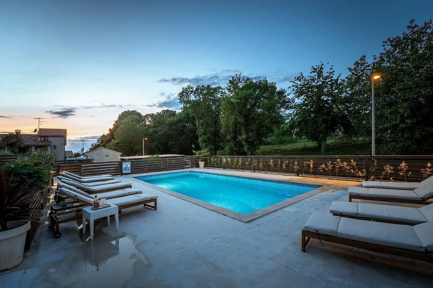 Traumhaftes Apartment Nur 100 Meter Zum Strand Mit Jacuzzi, Meerblick, Salzwasserpool Funtana 0*,  Kroatien