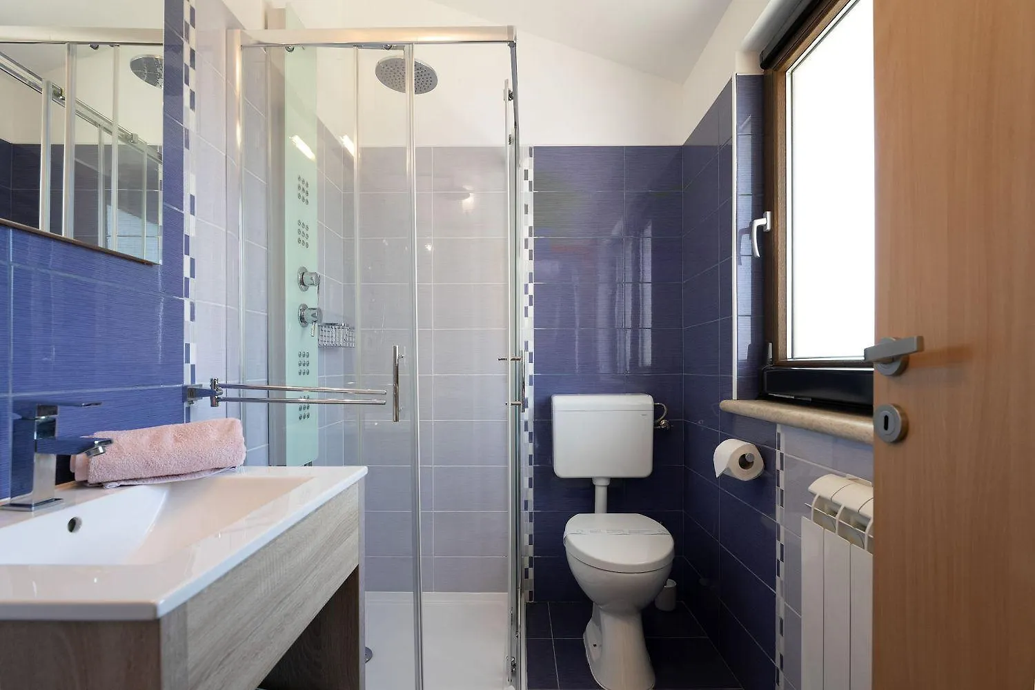 Traumhaftes Apartment Nur 100 Meter Zum Strand Mit Jacuzzi, Meerblick, Salzwasserpool Funtana