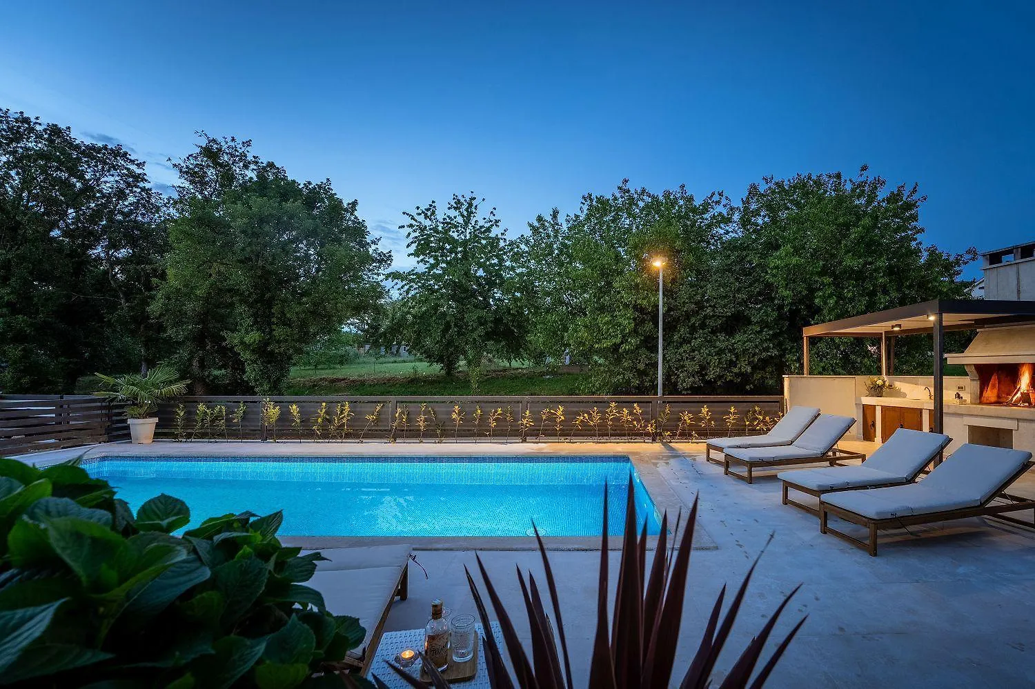 Traumhaftes Apartment Nur 100 Meter Zum Strand Mit Jacuzzi, Meerblick, Salzwasserpool Funtana 0*,
