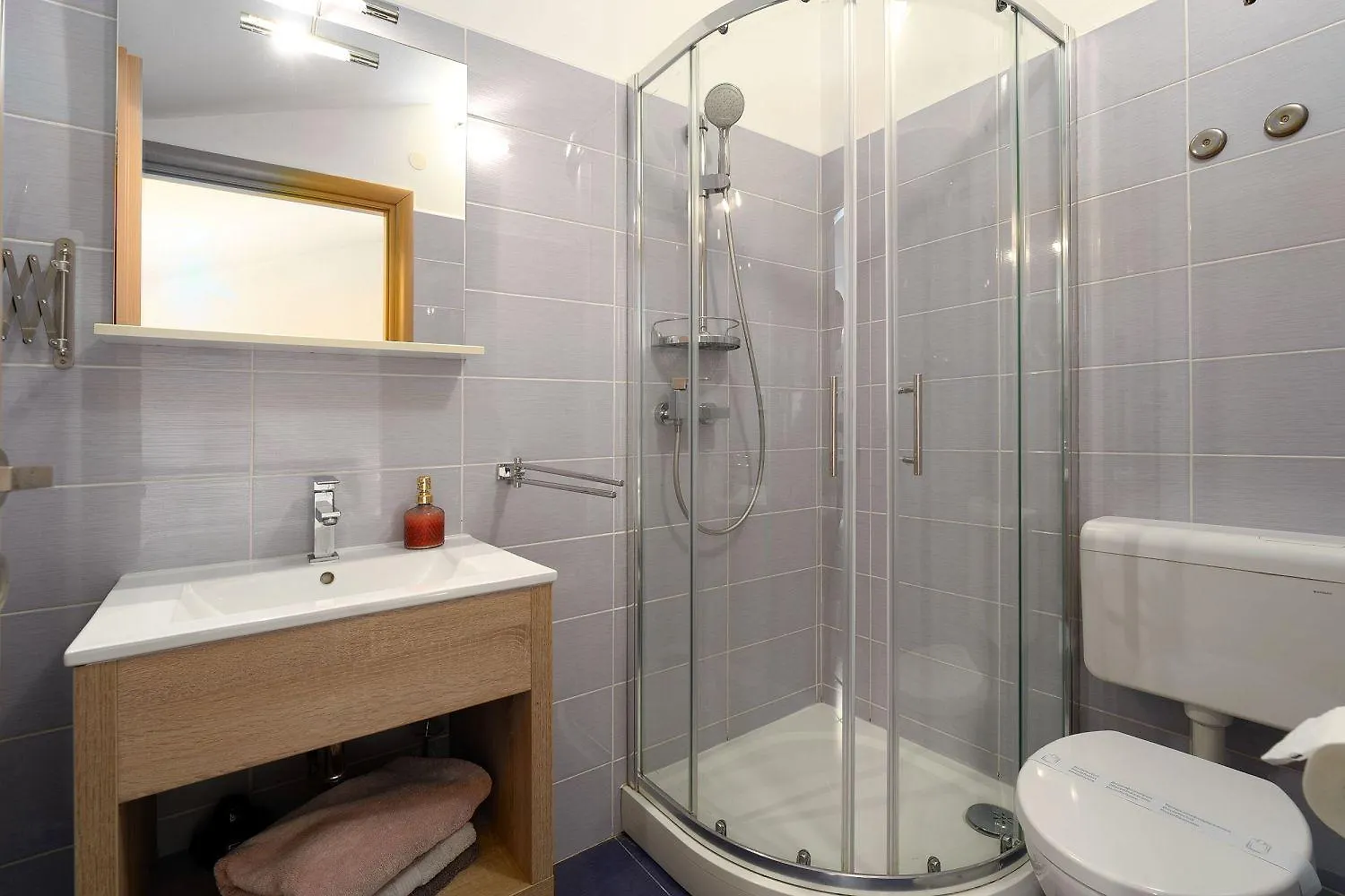 Traumhaftes Apartment Nur 100 Meter Zum Strand Mit Jacuzzi, Meerblick, Salzwasserpool Funtana 0*,  Croacia